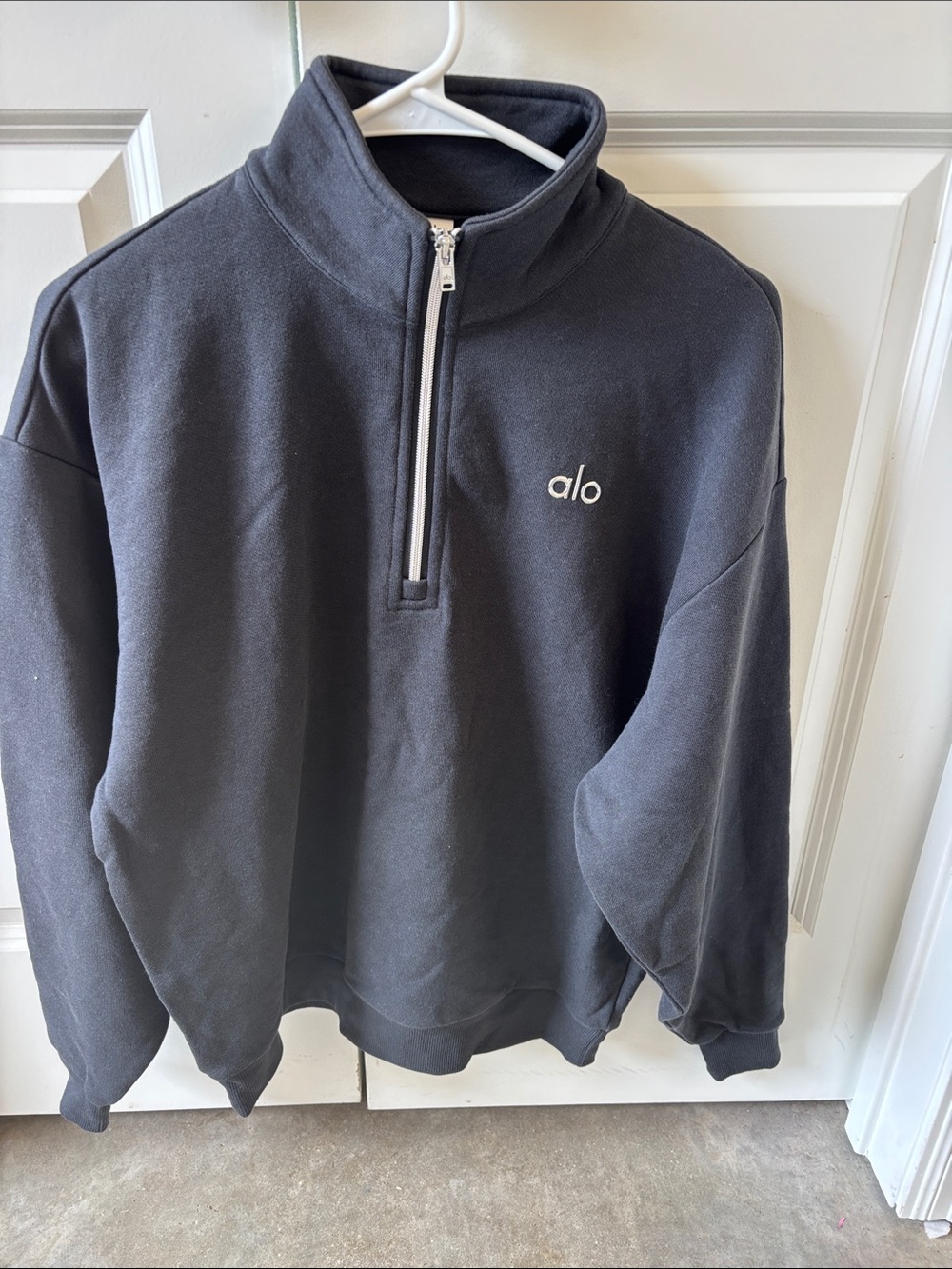 Alo womens Charcoal accolade  Pullover Sweater